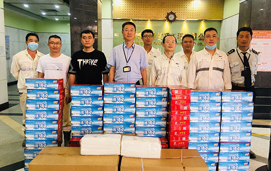 深圳市總工會“送清涼”送到勝寶旺