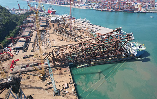 寶劍鋒從磨礪出，梅花香自苦寒來