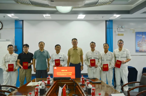 向榜樣致敬-公司召開創(chuàng)新先進(jìn)表彰大會